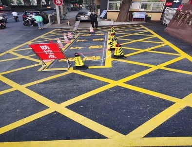 牡丹江牡丹江厂区划线，园区停车场划线，车库标识标线